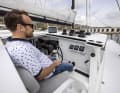 Dal banco di guida è possibile vedere l'intera nave, comprese le punte di prua e di poppa.