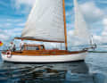The silhouette of the "Gertrud III" is dominated by the deckhouse, jib boom and canoe stern