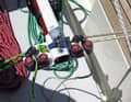 The tiller can be fixed and steered from the companionway using the deflections on the self-built fitting