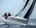 Clear lines. Sharp edges and the striking deck indentation characterise the look