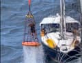 Festgeklammert am Rettungsnetz