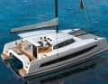 Catana Ocean Class: Erstling einer komplett neuen Linie von Routinier Catana. Deutlich schwerer als die beiden Mitbewerber um den Titel, aber wie diese mit Seitenschwertern ausgerüstet. Daten: Rumpflänge 14,99 m, Breite 7,83 m, Tiefgang 1,17–2,49 m, Gewicht 14,5 t, Segelfläche k. A.; www.catana.com 