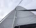 Les voiles ne sont pas de simples toiles de travail pour l'eau bleue, mais des voiles double taffeta bien coupées d'Elvstrøm.