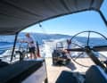 Mittels Doppelrad- und Doppelruderanlage hat der Steuermann die Yacht jederzeit im Griff