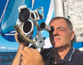 Tapio Lehtinen. Der 64-jährige Finne hat die Welt schon im Kielwasser, unter anderem beim Golden Globe Race 2018/19, in dem er nach 322 Tagen als Fünfter ankam. Er segelt die gleiche Yacht wie damals, eine Gaia 36 von S&S. Boot und Skipper sind sehr gut vorbereitet.