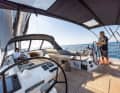 On the Jeanneau boat, the helmsman has to stand permanently. There is only an optional bench on the aft deck with seats for the helmsman