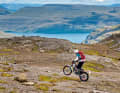 Les Kirchberger explorent entre autres les îles Féroé en moto tout-terrain.