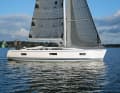 Linjett 39: Sie stammt von einer kleinen, höchst versierten Familienwerft. Ihre Linien wirken eher moderat als modern. Dabei ist die neue Linjett eine ganz famose Fahrtenyacht, eine Art schwedische Swan. Daten: Rumpflänge 12,15 m, Breite 3,95 m, Tiefgang 2,15 m, Gewicht 8,7 t, Segelfläche 91 m², STZ 4,6; www.linjett.se 