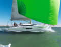 Angleiten bei 5 Beaufort. Vor dem Wind zeigt sich die 32-Fuß-Yacht vor La Rochelle in Bestform