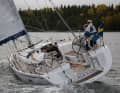 The stern is also rather moderate. The passageway has a comfortable width in the floor hatch, where a life raft can be stowed