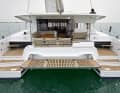 Instead of davits, an electric hoist can be ordered for the dinghy