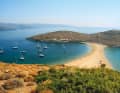 Tolle Ankerbuchten, wie hier Kolona auf der Insel Kithnos, bietet das Revier zuhauf