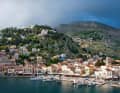 Il porto di Symi è uno dei più belli dell'Egeo.