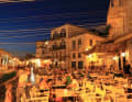 Die Abendstimmung an der Promenade von Hydra ist wunderschön