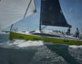 Rauschefahrt bei 20 Knoten Wind. Unter Gennaker kommt die RM 1180 schnell mal auf 12 Knoten Speed