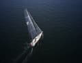 The double backstay enables a tightly flared and low-drag mainsail