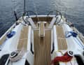 Six winches and cockpit table: tidy and efficient cockpit