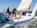 Plenty of space. The companionway is positioned comparatively far forward. This makes the cockpit very spacious