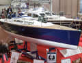 The dark blue metallic paintwork sparkles in the headlights and suits the slim Luffe 3.6 very well