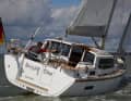 Im achteren Bereich ist das Unterwasserschiff fast flach. Bei Krängung reduziert sich die benetzte Oberfläche