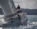 Une puissance impressionnante. Le Sirius 40 DS est clairement un vaisseau spatial. L'aspect puissant est renforcé par le bastingage marin massif.