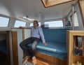 Protection and overview in the deckhouse