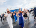 C'est ainsi que les Finlandais font la fête. Un quatuor à cordes en robe de soirée a accompagné les invités sur la jetée