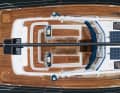 Bird's eye view. The mast and cockpit of the HR 50 are positioned far aft. The wide hull allows easy access to the running decks