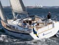 A keel with a low centre of gravity and a wide hull give the HR 400 a reassuringly stiff ride