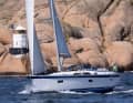 Un décor imposant. Le Hallberg-Rassy 400 dans son habitat naturel au large de l'île d'Orust