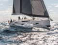 Sportlich. Mit Code Zero und Gennaker zeigt die Hanse 460 hohes Leistungspotenzial. Auch an der Kreuz mit Fock oder Genua segelt sie stark