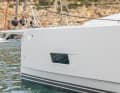 Playful look. Recesses at the rear of the built-in hull windows. They also ensure less turbulence