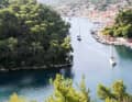 Die flussartige Zufahrt nach Gaios auf der Insel Paxos ist malerisch schön