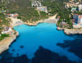 Die Cala Domingos im Osten der Insel. Ihr Charme wird erst erkennbar, wenn man sich kurz vor der Badezone befindet