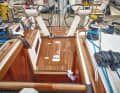 Arcona 385 Compact layout, clear structures. Teak in the cockpit is only available for an extra charge