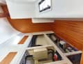 Arcona 385 Trois batteries au total sont installées sous la couchette dans la cabine arrière