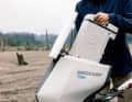Der Akku hat eine Kapazität von einer Kilowattstunde und wird in den Motorkopf gesteckt