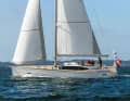 Nordship 500 DS: Kaum eine Werft in dieser Klasse der Auserwählten erlaubt Eignern so viel Mitsprache bei der Auslegung des Kajütlayouts wie diese. Die Dänen treiben den Begriff der Semi-Custom-Yacht auf die Spitze – und bieten mit der 500 DS auch sonst eine attraktive Alternative aus Kleinstserie. Daten: Rumpflänge 14,95 m, Breite 5,00 m, Tiefgang 2,35 m, Gewicht 21 t, Segelfläche 140 m², STZ 4,3; www.nordship.dk 