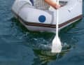 Das Blatt wird dabei so angestellt, dass es das Wasser nach achtern drückt