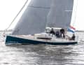 Sporty lines, low freeboard, characteristic Katjüt design. The Pointer 30 also has its own visual style