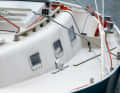 Two foresail rails allow good trim, the high cockpit coaming protects very effectively