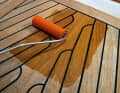 For large areas, application with a foam roller is also advisable. Only take up small amounts of the low-viscosity product