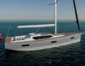 Striking appearance. The hull upturn is pronounced at the rear. This means that the waterline is drawn in far and the stern overhang is large
