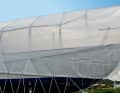 Tensioning tarpaulins on the trailer: The better way is to tension the lines to the frame or trailer. Attachments at the same intervals (e.g. using eyelets) help to ensure that the tarpaulin is evenly loaded. Then it won't tear so easily