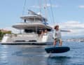Big appearance: With a width of eleven metres, the Thíra 80 needs at least 264 square metres of space in every anchorage. The draught is 2.10 metres.