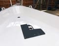 2 Because the coaming is very high, only a horizontal winch can be considered without chain deflection. The mounting position is determined by the fairlead