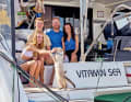 Doreen, 50, und Peter Hegemann, 52, mit Tochter Anna, 16, und Sohn Nicolas, 19, sowie Bordkatze „Flash“. Die Hamburger segelten mit ihrem neuen Lagoon 42-2 in die Karibik