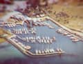 L'ex porto dei traghetti di Fehmarnsund, proprio accanto al ponte, era l'ultima sede del cantiere navale Beelitz. Le radici sono a Berlino