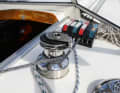 The latch stopper should be closed when staying and working in the mast to prevent unintentional release