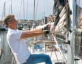 Retracting at the mast, so not everything has to be cranked over the winch